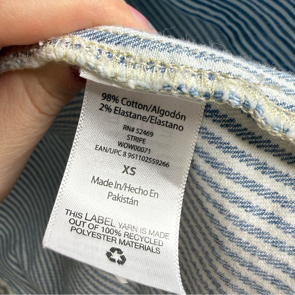Free Assembly Women’s Barn Jacket Blue White Striped Denim XS - Picture 5 of 8